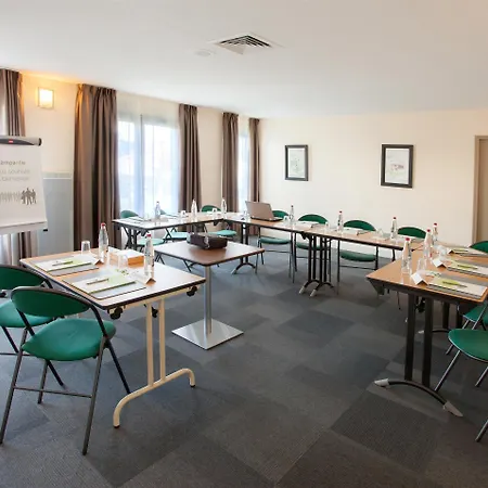 Campanile Nature - Sud Aeroport 3* Poitiers
