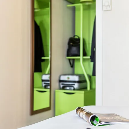 Campanile Nature - Sud Aeroport Hotel Poitiers