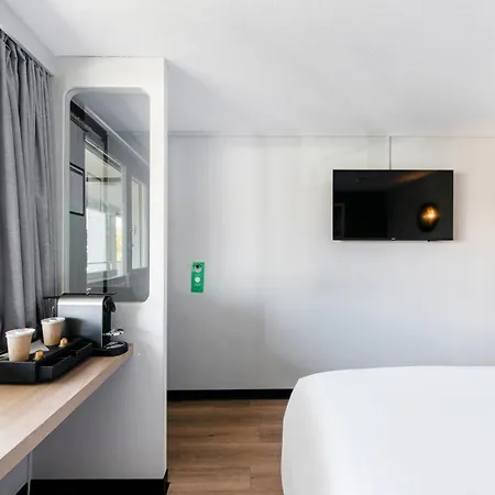 酒店 Campanile Nature - Sud Aeroport 3*