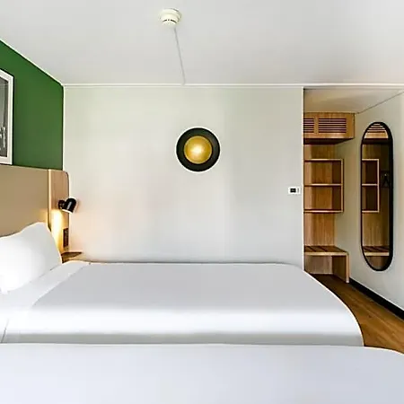 Hotel Campanile Nature - Sud Aeroport 3*
