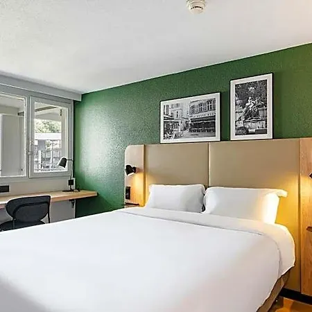Hotel Campanile Nature - Sud Aeroport Poitiers