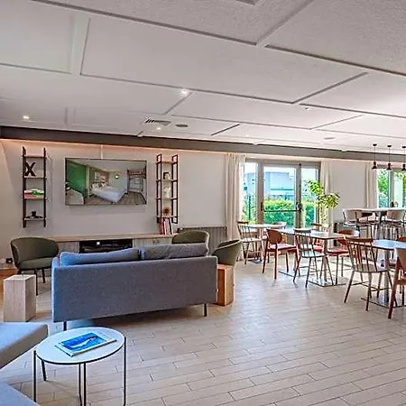 Hotel Campanile Nature - Sud Aeroport 3*