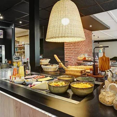Campanile Nature - Sud Aeroport Hotel Poitiers
