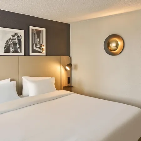 Hotel Campanile Nature - Sud Aeroport 3*
