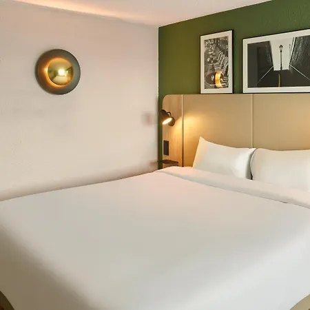Campanile Nature - Sud Aeroport Hotel Poitiers