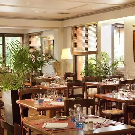 Campanile Nature - Sud Aeroport 3*