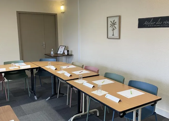 Campanile Nature - Sud Aeroport 3* 普瓦捷