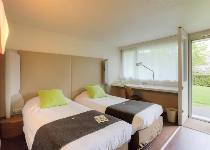 Campanile Nature - Poitiers Sud Aeroport 3* Poitiers