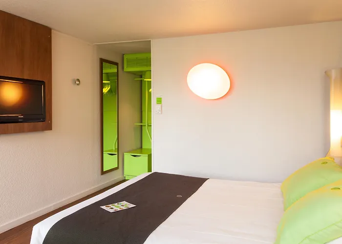 Campanile Nature - Poitiers Sud Aeroport Hotel Poitiers