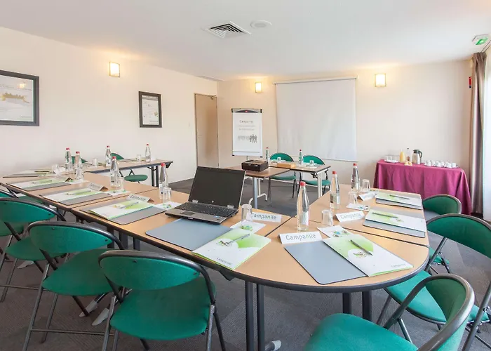 Campanile Nature - Poitiers Sud Aeroport