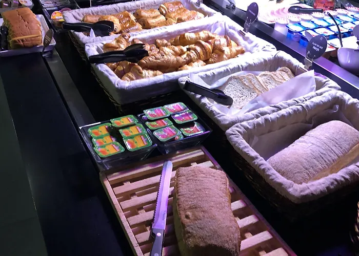 Campanile Nature - Poitiers Sud Aeroport 3* Poitiers