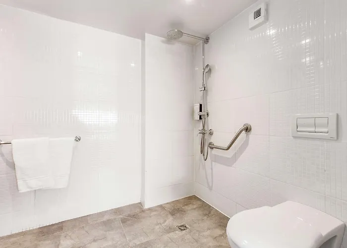 Campanile Nature - Sud Aeroport 酒店