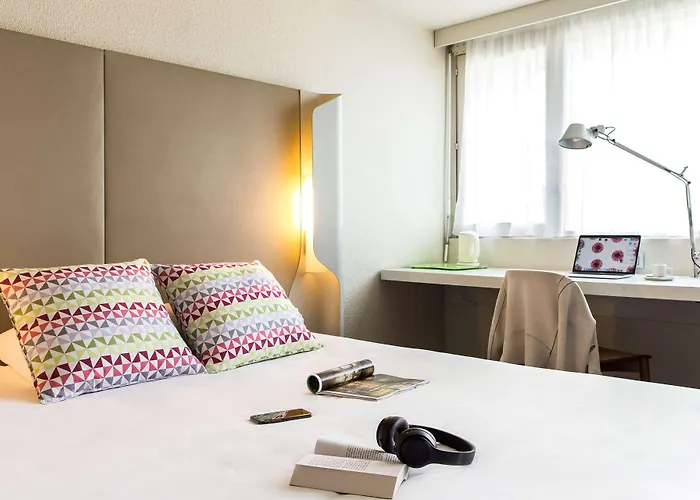 Campanile Nature - Poitiers Sud Aeroport Hotel