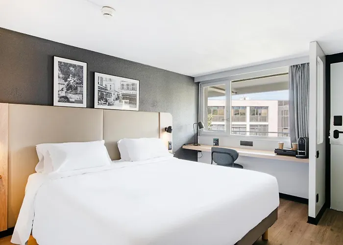 Campanile Nature - Poitiers Sud Aeroport Hotel 3*