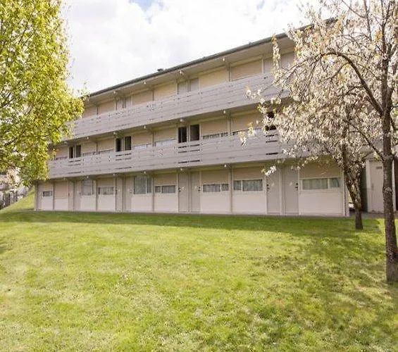 Campanile Nature - Sud Aeroport 酒店 3*